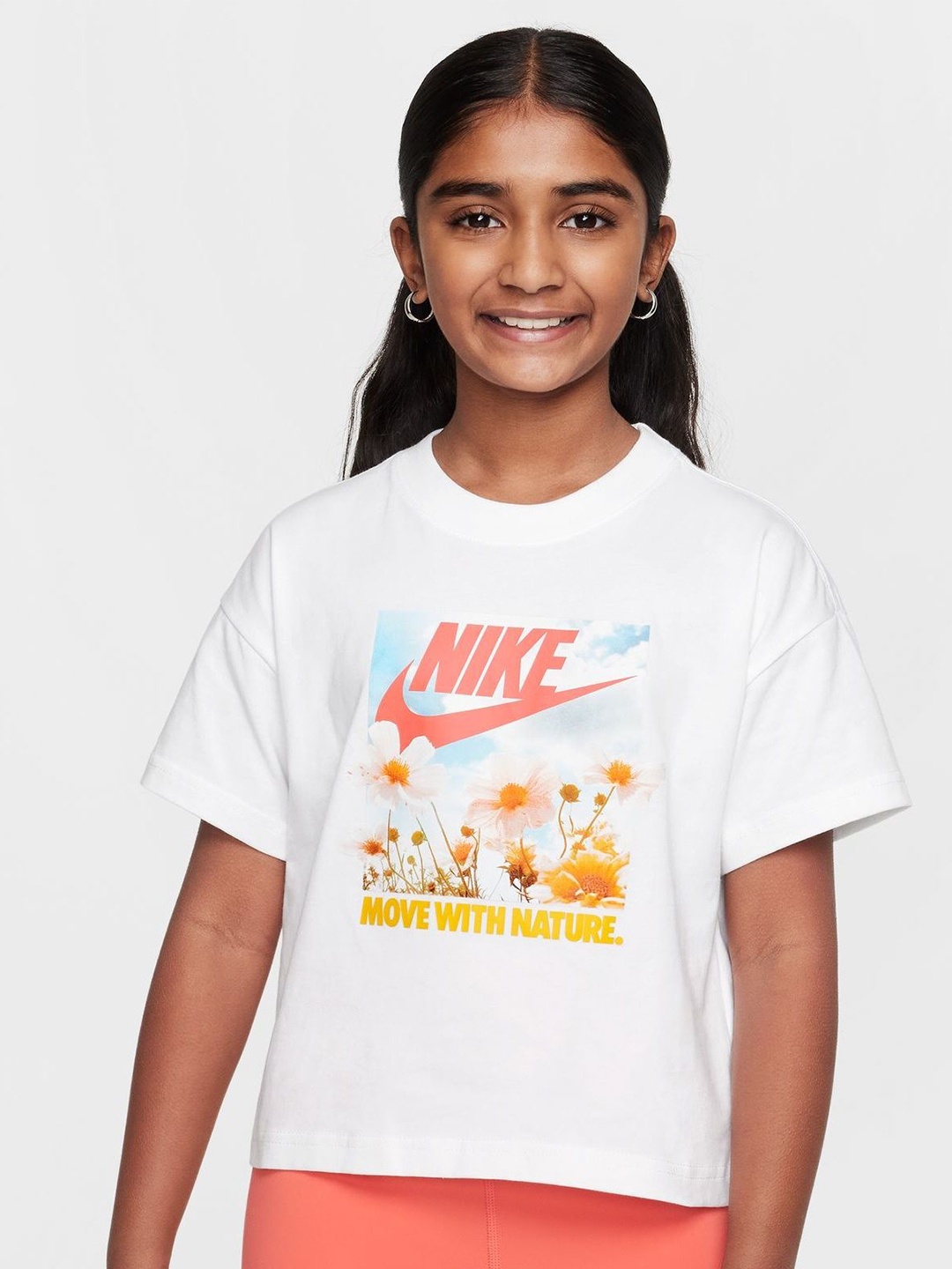 

Nike Sportswear Older Kids' (Girls') T-shirt, White