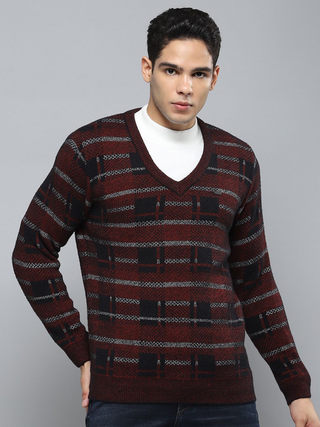 

Cloak & Decker Men Woollen Pullover Sweater, Maroon