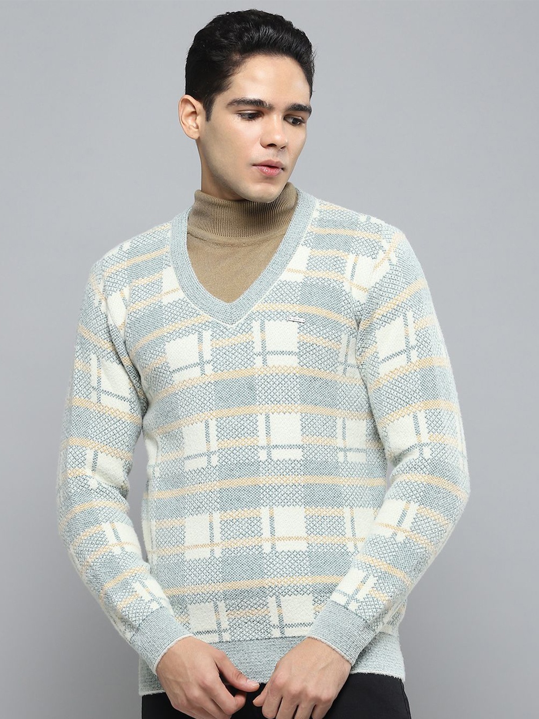 

Cloak & Decker Men Checked Woollen Pullover Sweater, Grey