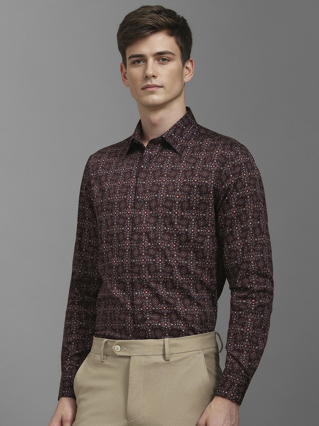 

Louis Philippe Men Classic Fit Spread Collar Floral Printed Cotton Formal Shirt, Maroon