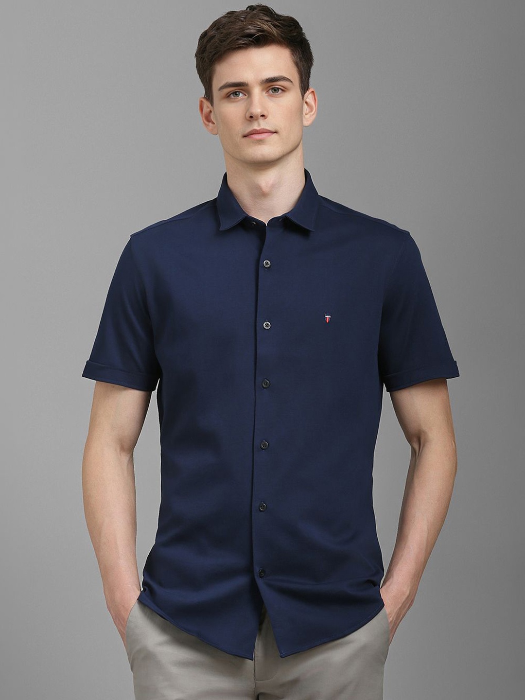 

Louis Philippe Sport Men Solid Super Fit Opaque Cotton Casual Shirt, Navy blue