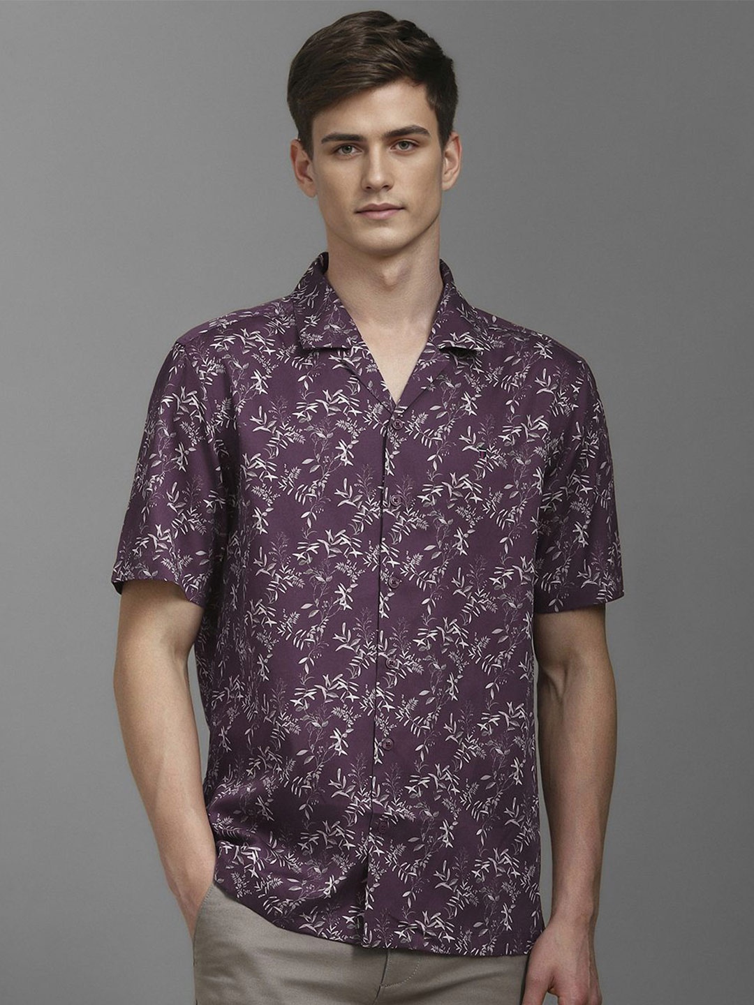 

Louis Philippe Sport Men Tropical Printed Cotton Slim Fit Casual Shirt, Purple