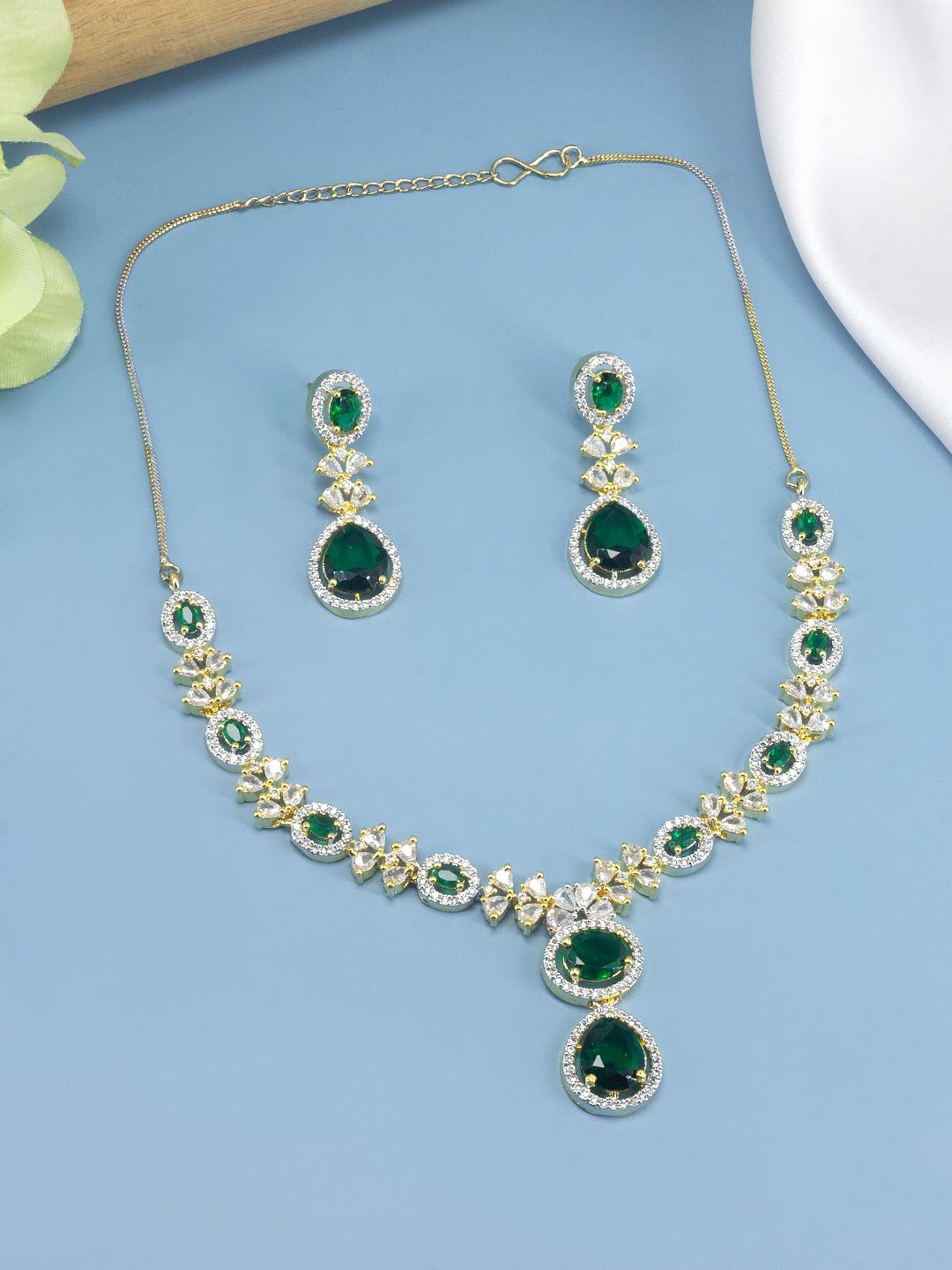 

PRIVIU Gold Plated American Diamond Studded Jewellery Set