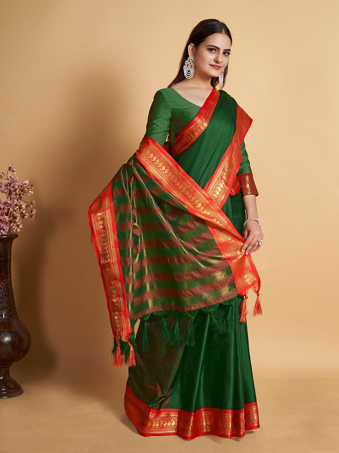 

bansari textiles Pure Georgette Saree, Green