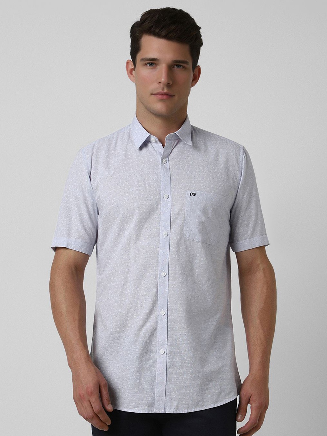 

Peter England Casuals Men Spread Collar Floral Printed Cotton Slim Fit Casual Shirt, Blue