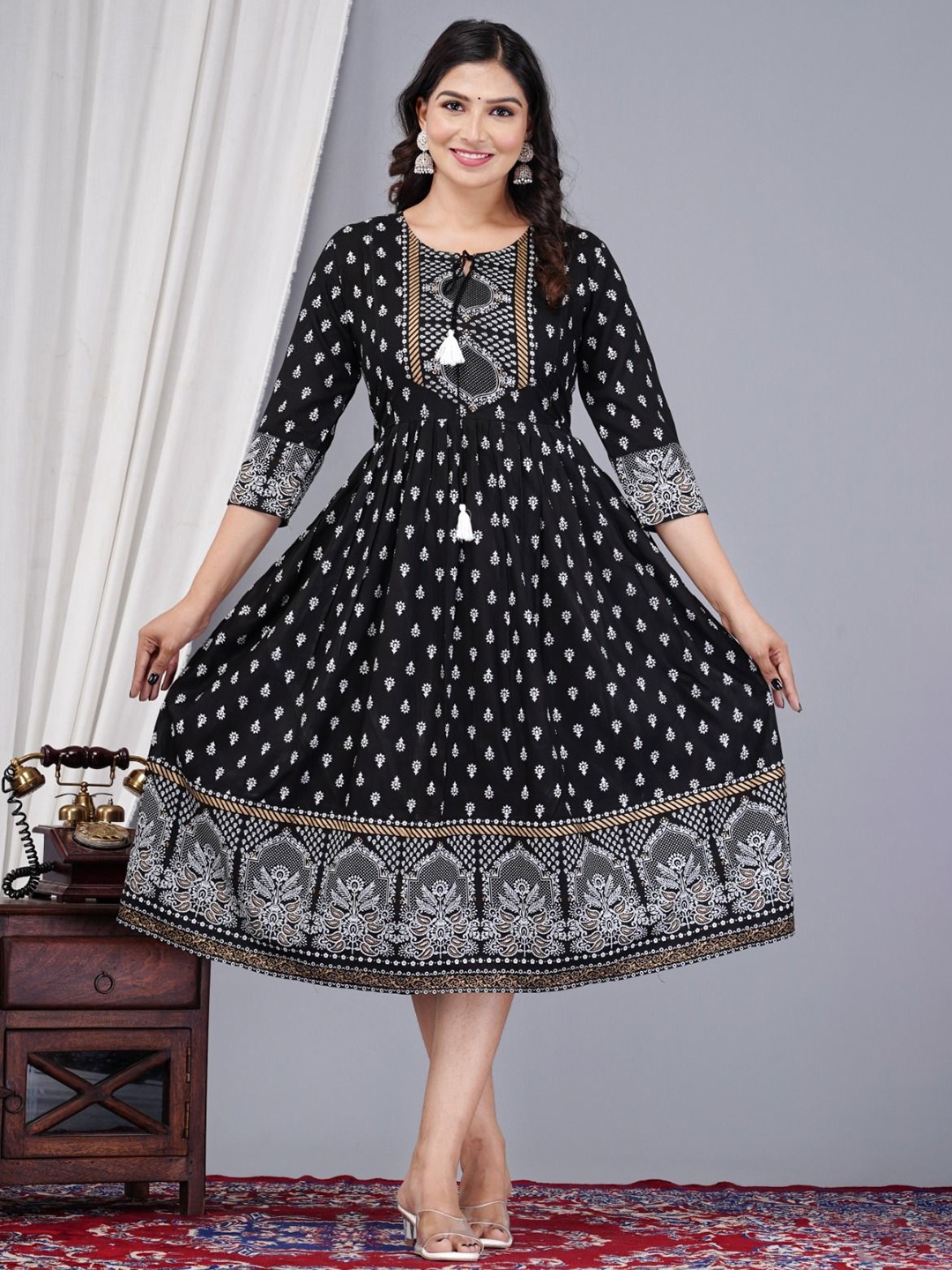 

Vorcia Febtex Women Embellished Gotta Patti Pleated Anarkali Kurti, Black