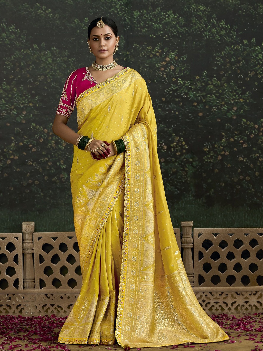 

MAHALASA Ethnic Motifs Zari Pure Silk Banarasi Saree, Yellow