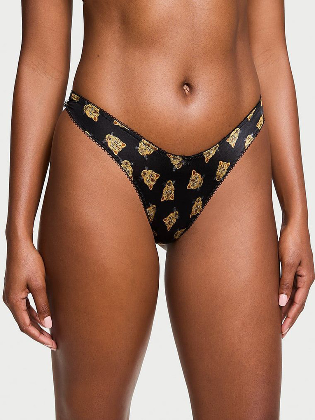 

Victoria's Secret Women Printed Low-Rise Thong Brief 112496516F94, Black