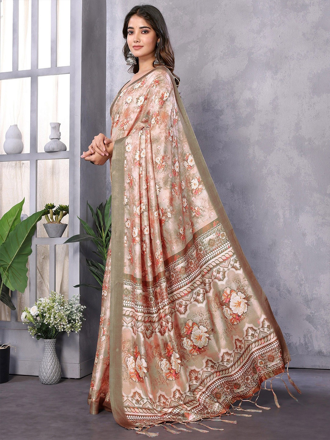 

KALINI Floral Printed Zari Saree, Grey