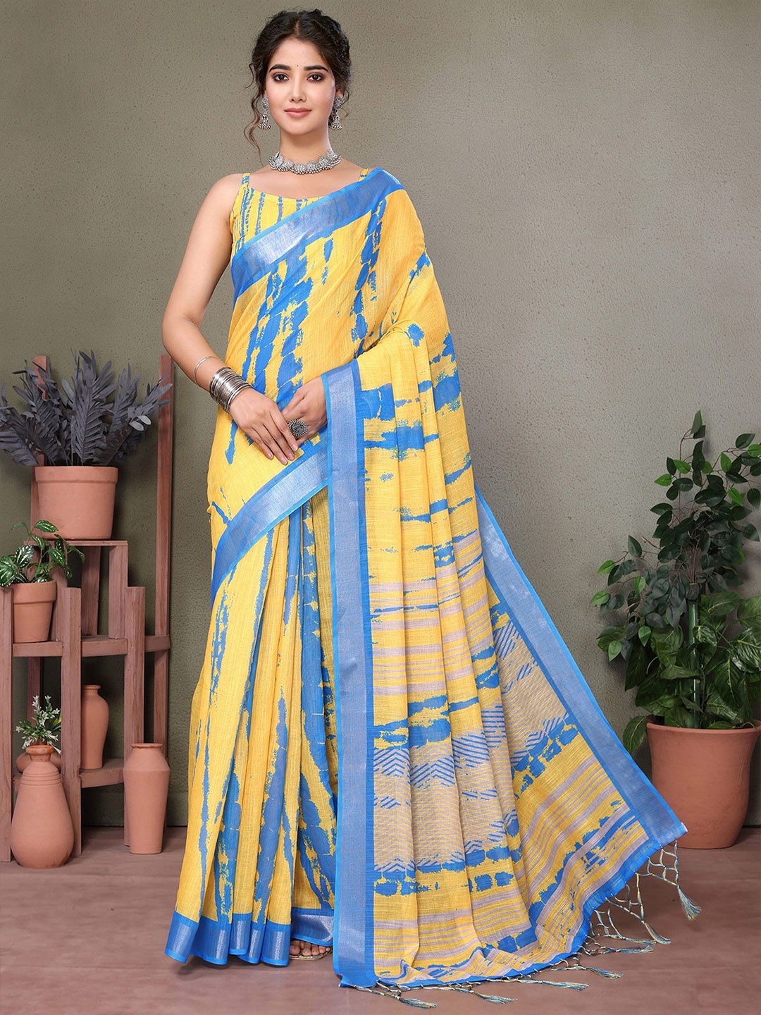 

KALINI Women Abstract Printed Zari Saree, Yellow