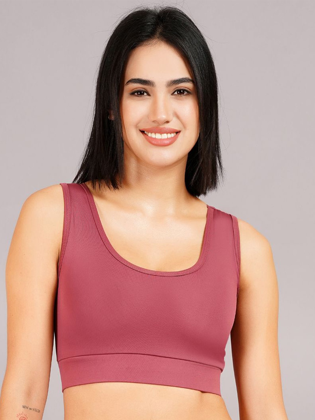 

NEVER LOSE Full Coverage Dry Fit Underwired Workout Bra, Coral