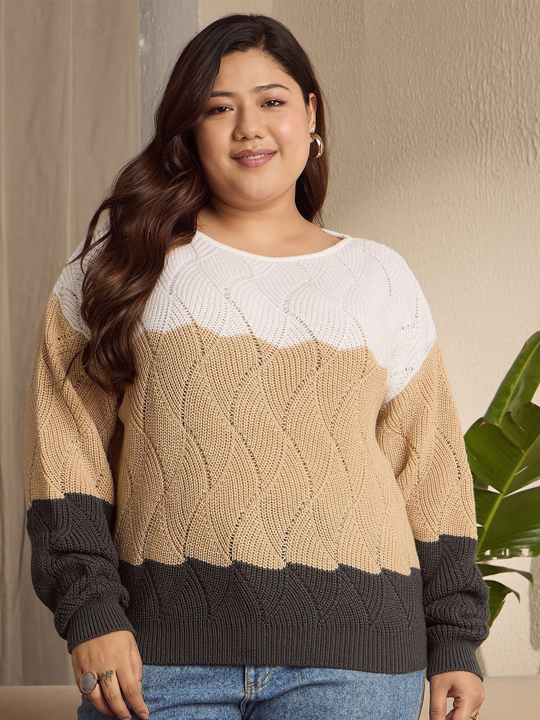 

Berrylush Curve Women Colourblocked Long Sleeves Pullover, White