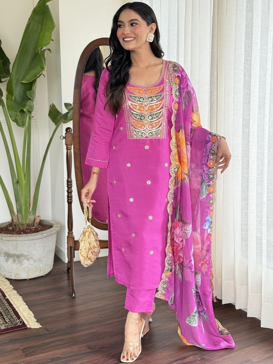 

SHIJILA Floral Embroidered Regular Sequinned Straight Kurta With Trouser With Dupatta, Pink