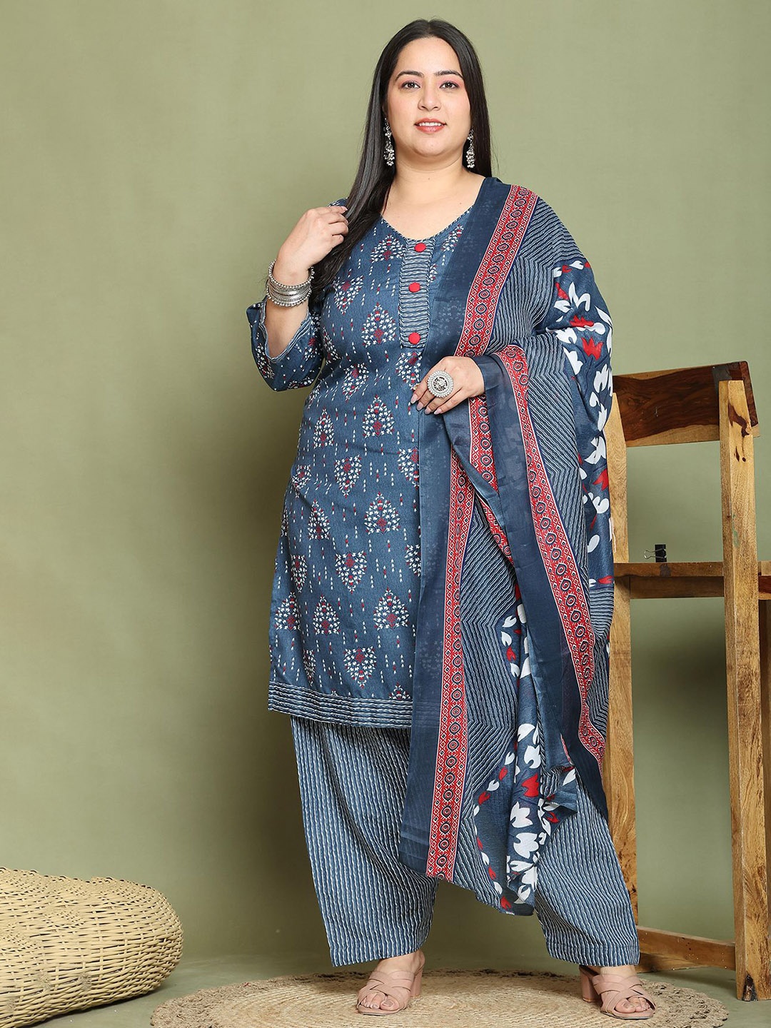 Rajnandini Plus Size V-Neck Floral Printed Straight Kurta with Trouser & Dupatta, Grey