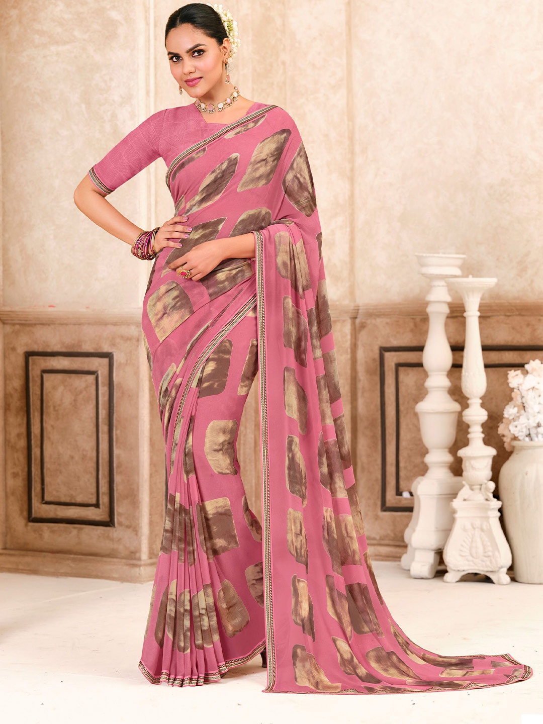 

Laxmipati Printed Saree With Blouse Piece, Pink