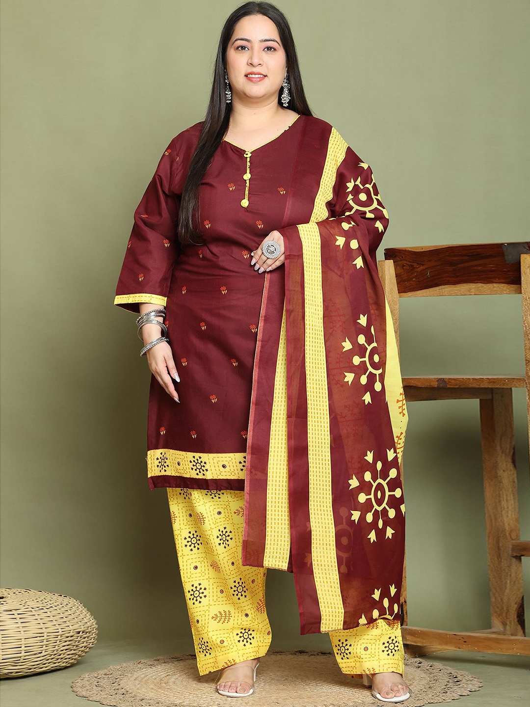 

Rajnandini Plus Size V-Neck Floral Printed Straight Kurta With Salwar & Dupatta, Maroon