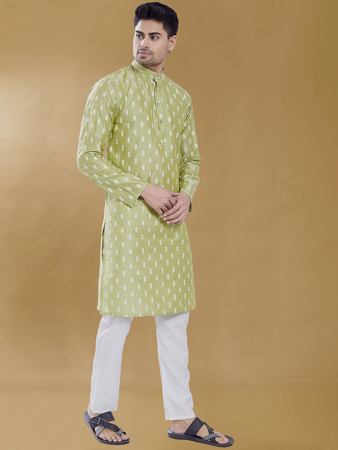 

DIVISIVE Mandarin Collar Abstract Printed Thread Work Straight Kurta, Green