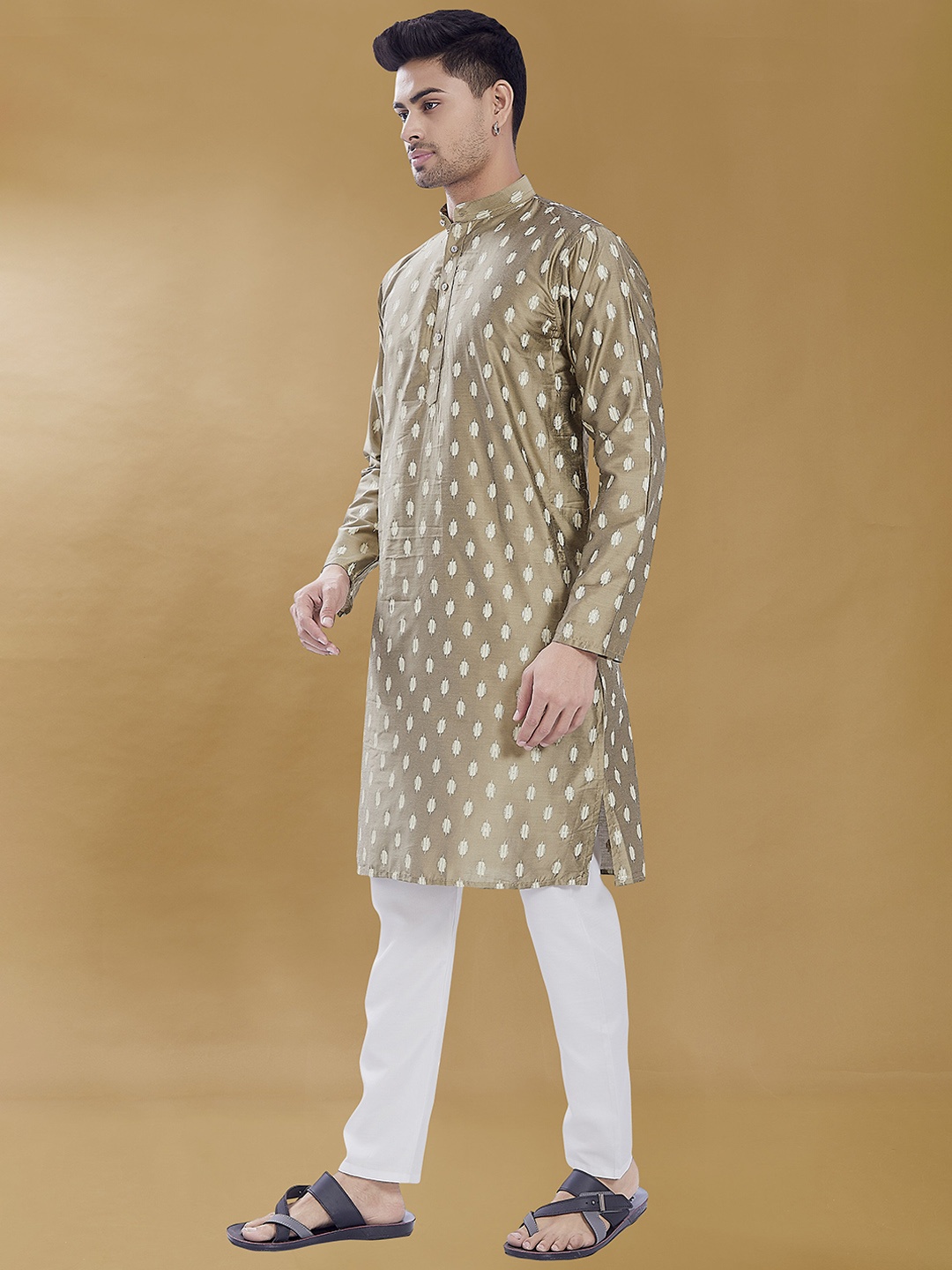 

DIVISIVE Geometric Printed Band Collar Long Sleeves Regular Straight Kurta, Olive