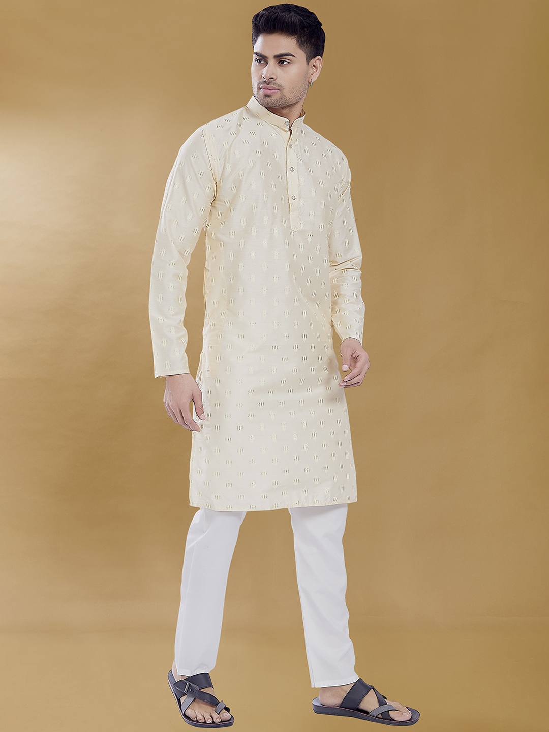 

DIVISIVE Geometric Printed Band Collar Long Sleeves Regular Straight Kurta, Cream