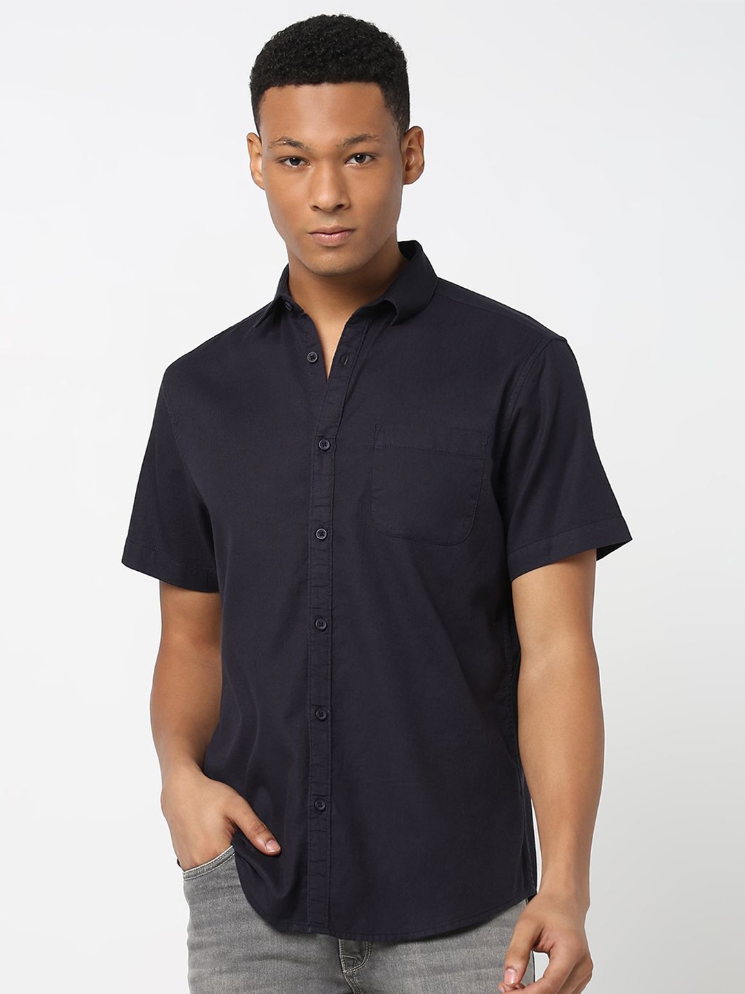 

R&B Men Spread Collar Solid Casual Shirt, Navy blue
