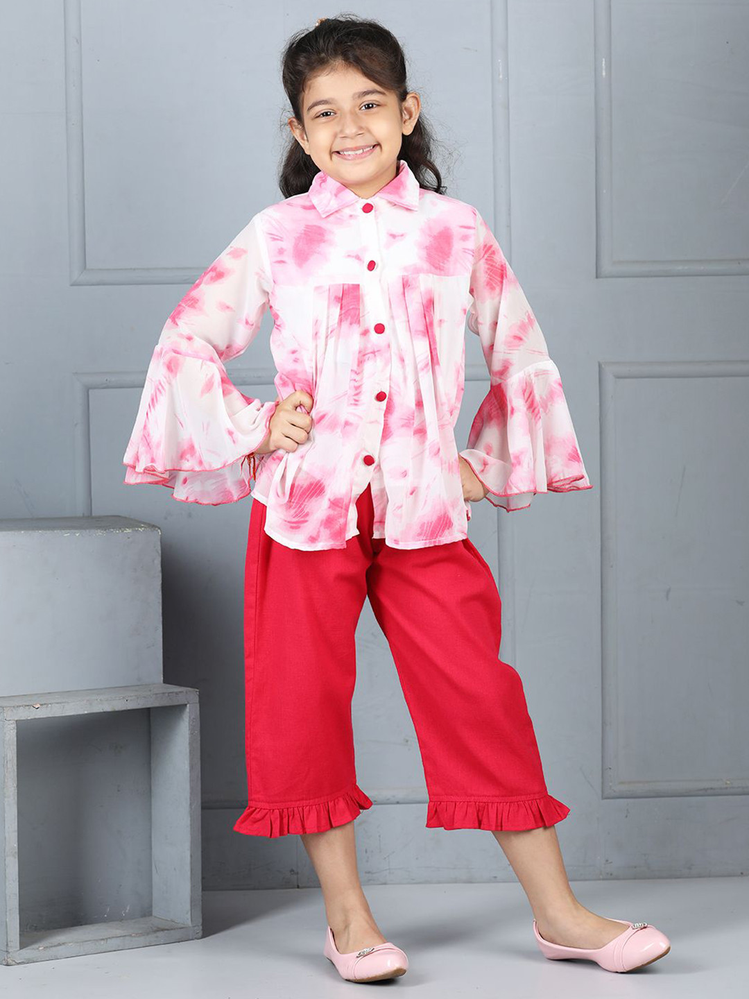 

Cutiekins Girls Printed Shirt Collar Long Sleeves Georgette Top With capri, Off white