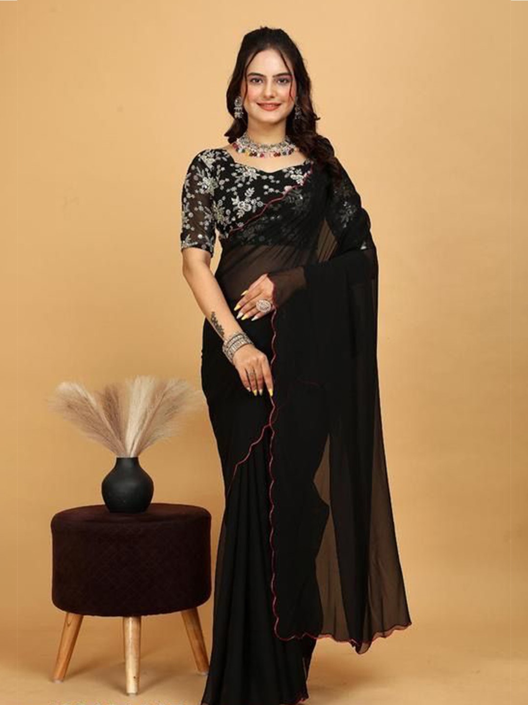 

SWADESI STUFF Pure Georgette Saree With Blouse Piece, Black