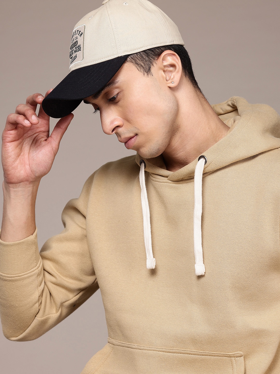 

The Roadster Lifestyle Co. Men Hooded Sweatshirt, Khaki