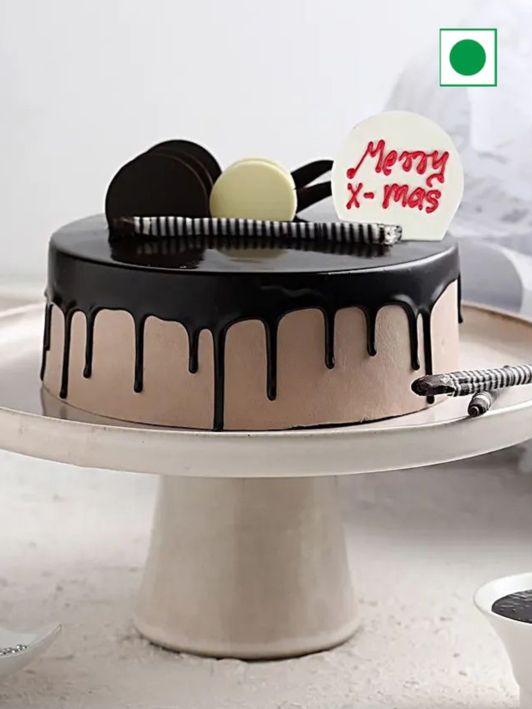 fnp Christmas Chocolate Flavour Eggless Round Shape Cake- 500gms, Brown