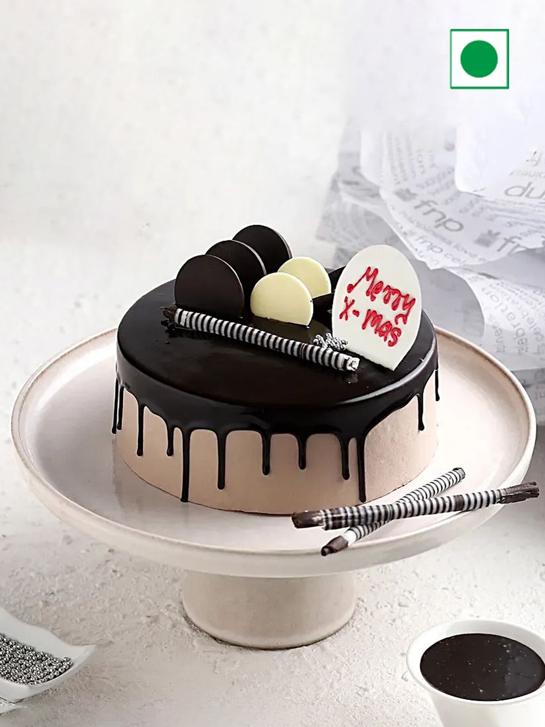 fnp Christmas Chocolate Flavor Eggless Round Cake 500 gm, Brown