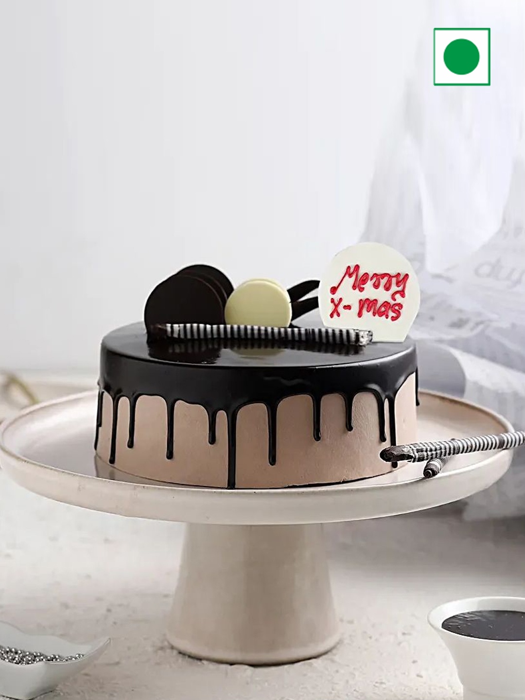 fnp Christmas Chocolate Flavor Round Cake-1Kg, Brown