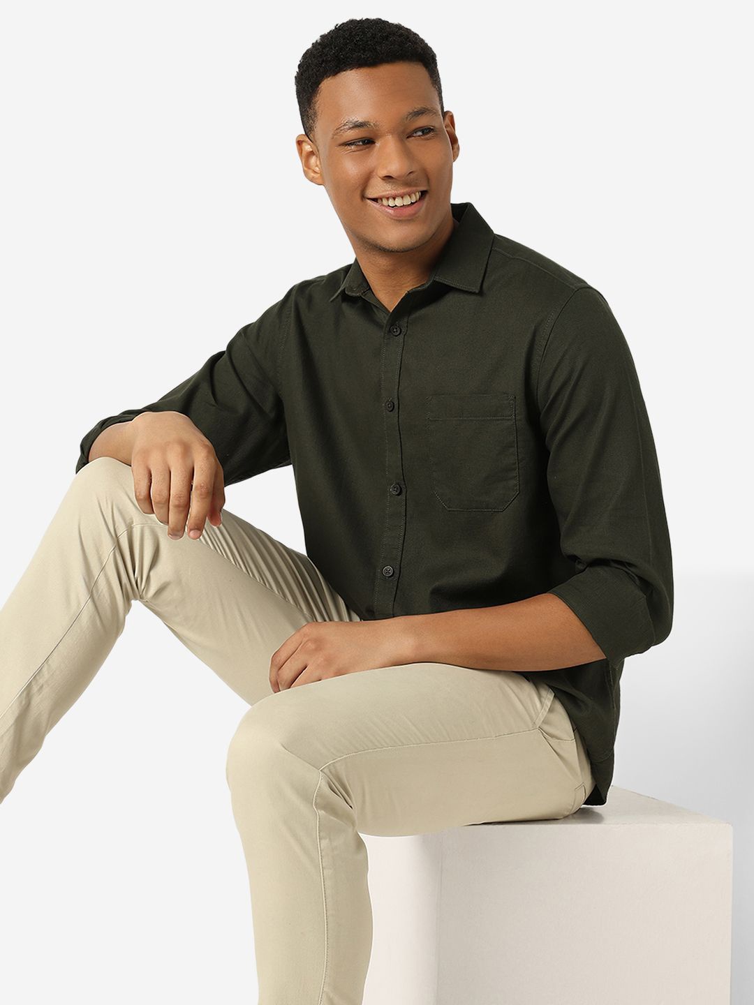 

R&B Men Spread Collar Solid Cotton Casual Shirt, Olive