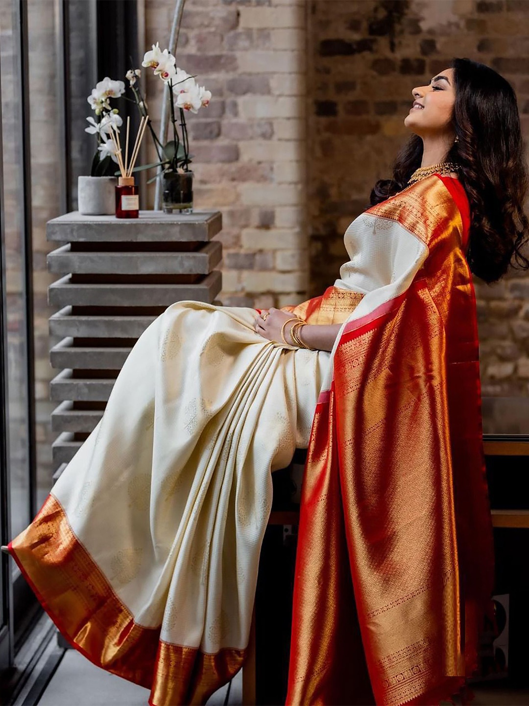 

BerMondsey Woven Design Zari Banarasi Saree, Beige