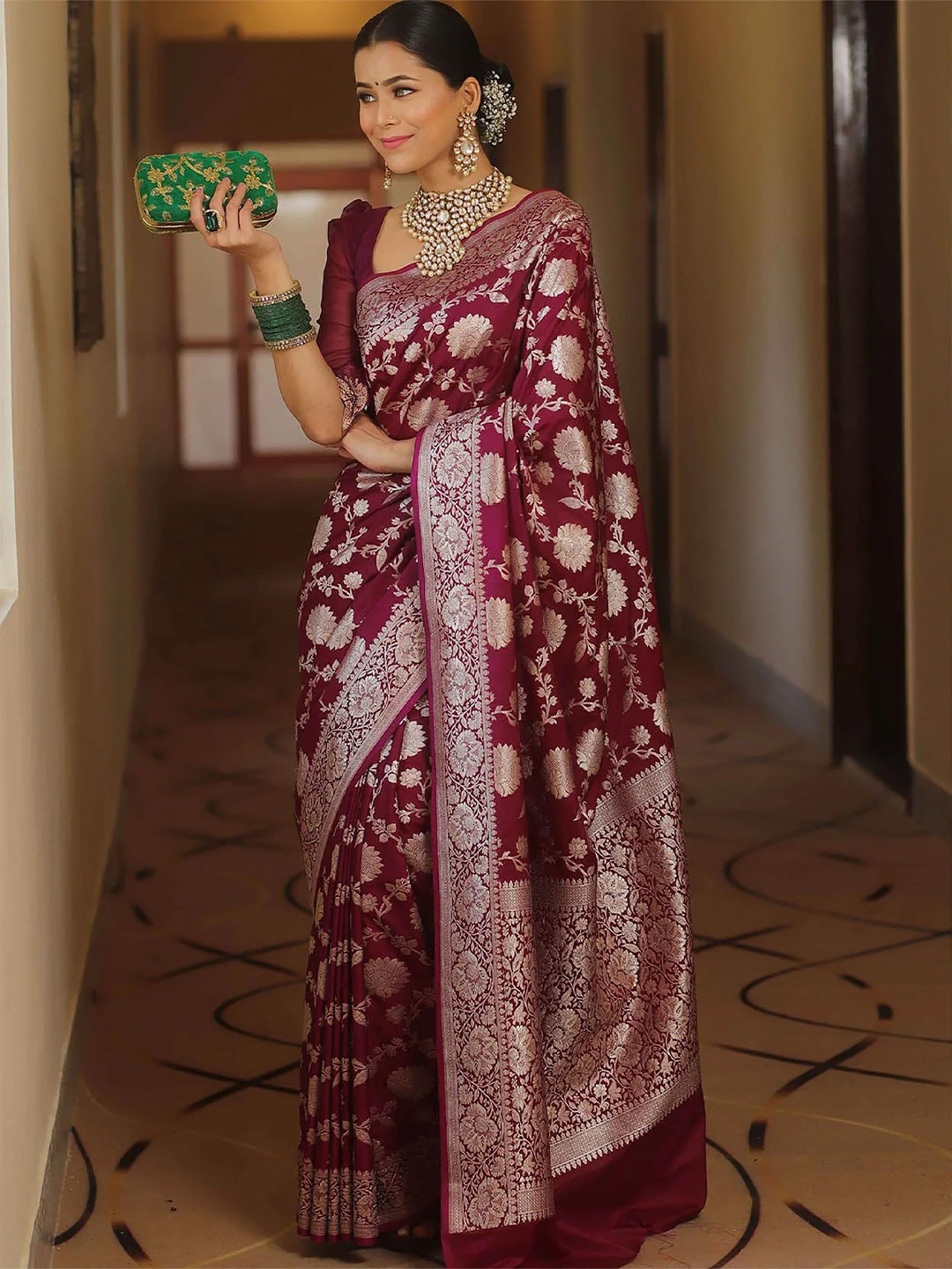 

BerMondsey Woven Design Zari Banarasi Saree, Maroon