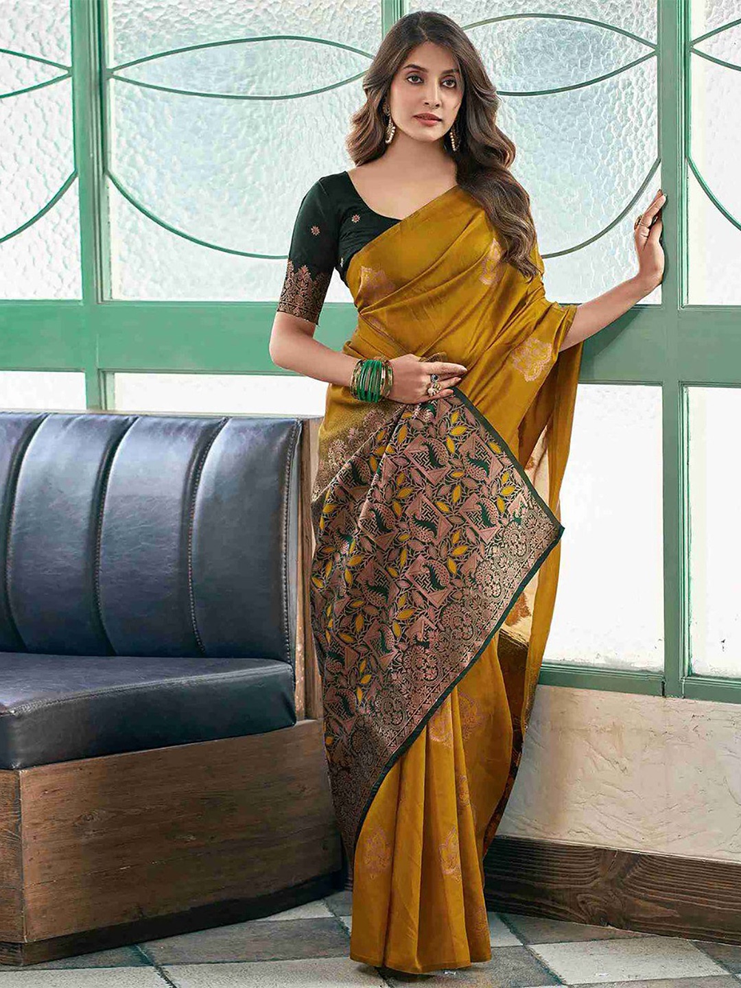 

BerMondsey Woven Design Banarasi Saree, Yellow