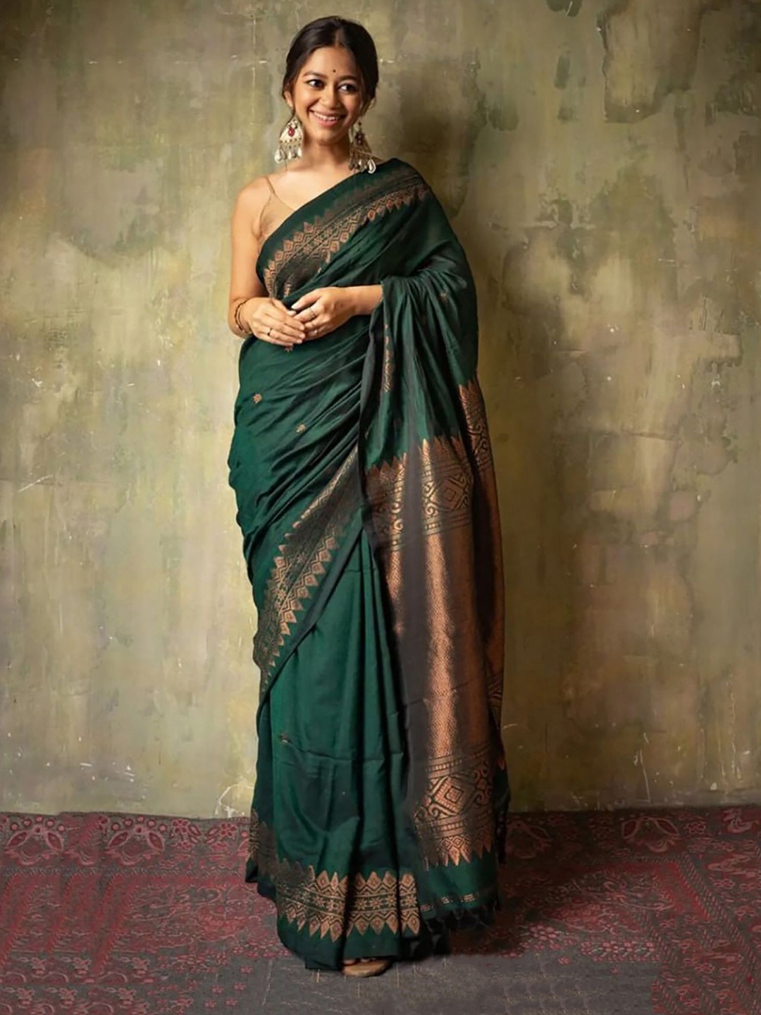 

BerMondsey Ethnic Motifs Zari Banarasi Saree, Green