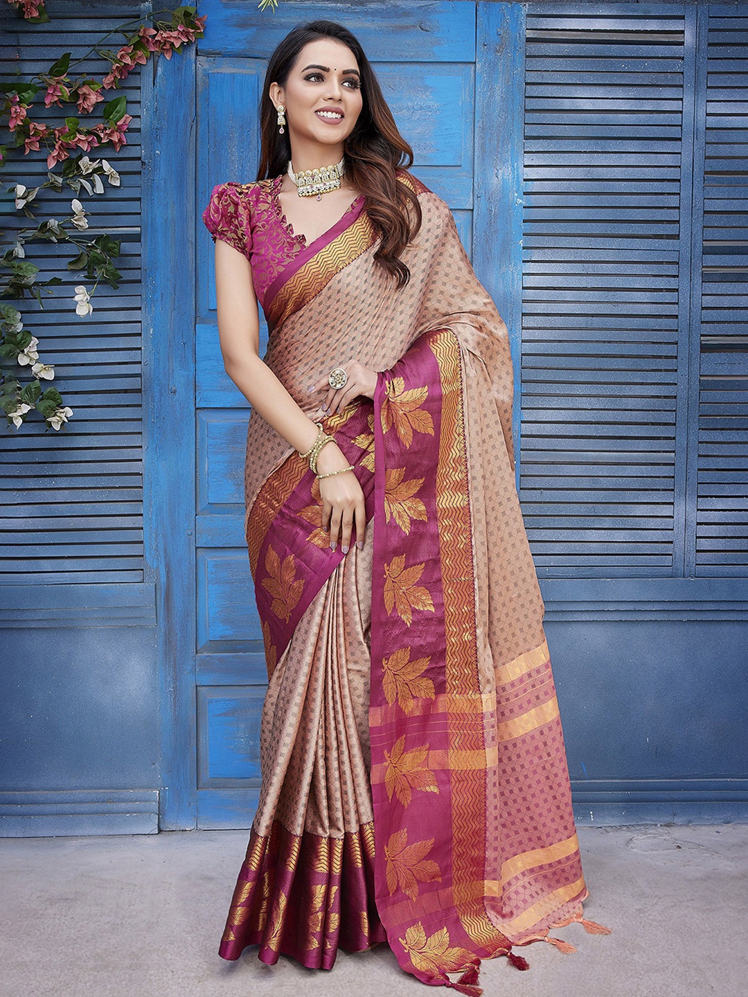 

BerMondsey Checked Zari Banarasi Saree, Cream