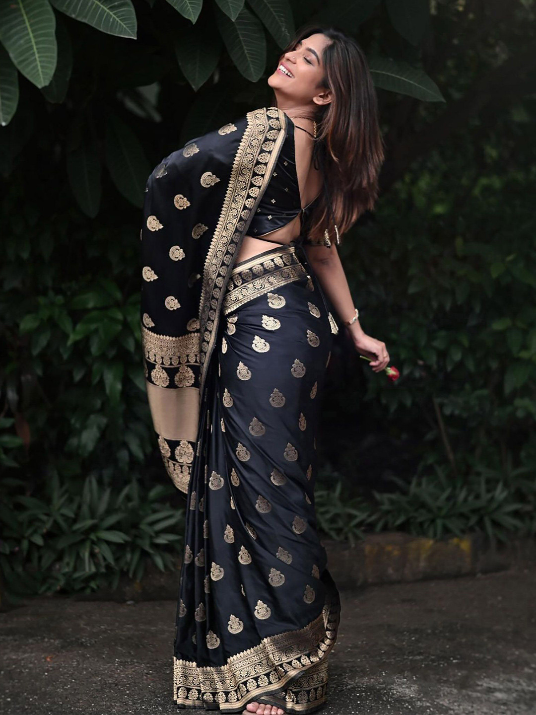 

BerMondsey Woven Design Banarasi Saree, Black