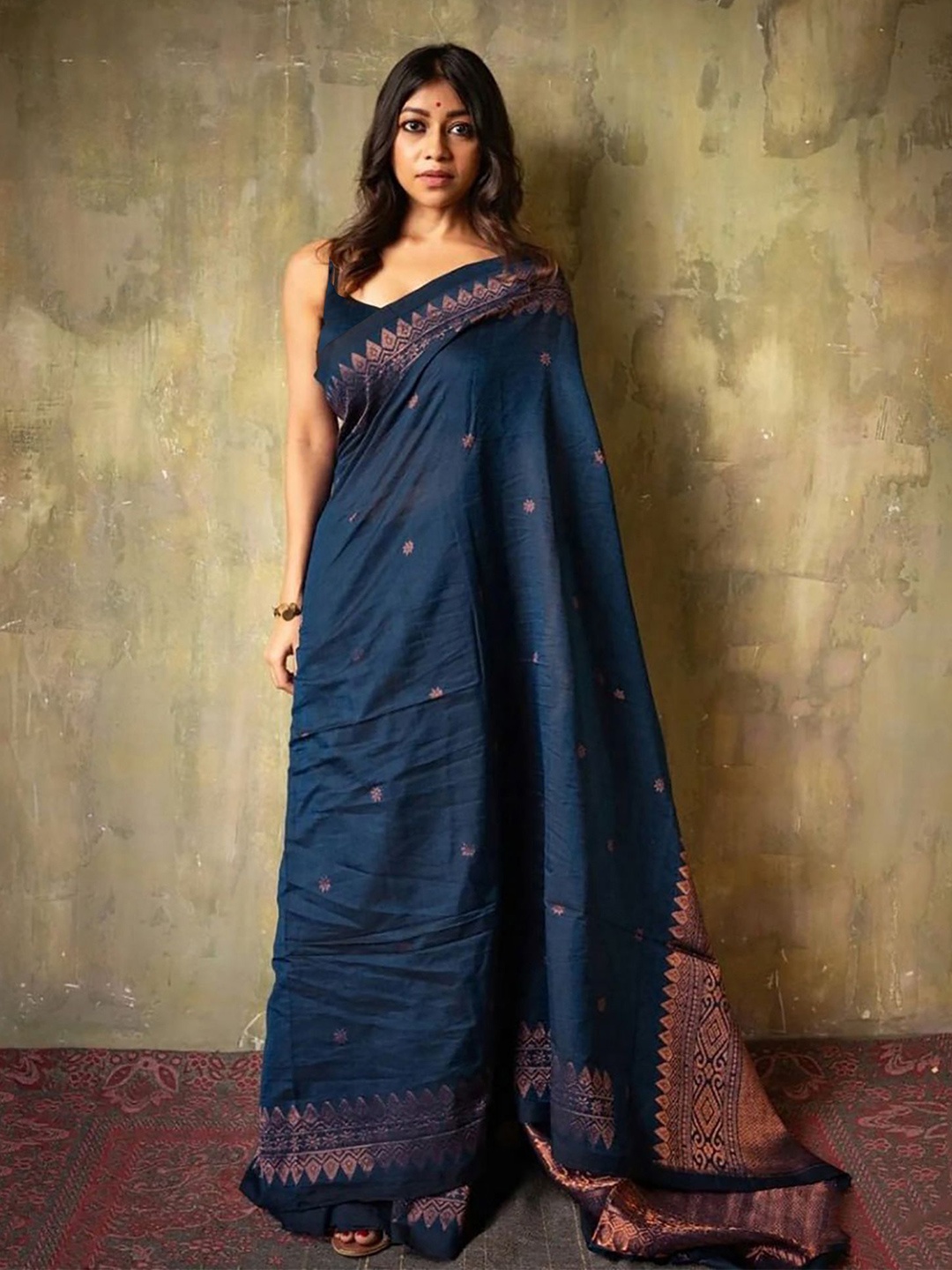 

BerMondsey Woven Design Banarasi Saree, Navy blue