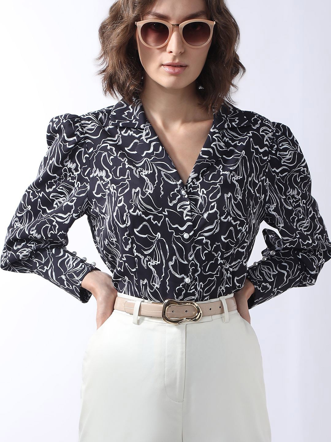 

Vero Moda Women Cuban Collar Floral Printed Formal Shirt, Navy blue