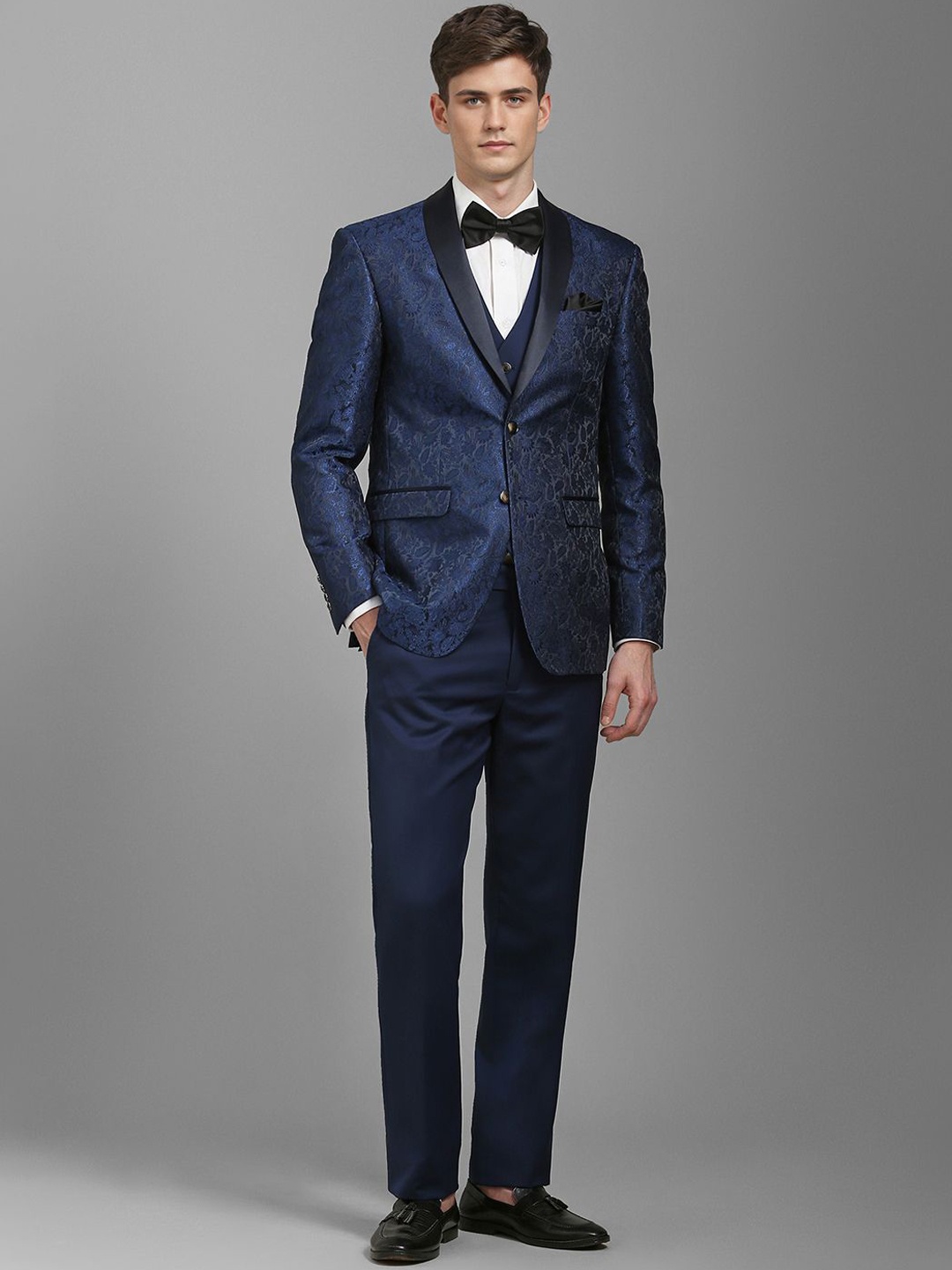 

Louis Philippe Men Slim Fit Single Breasted Three Piece Suit, Navy blue