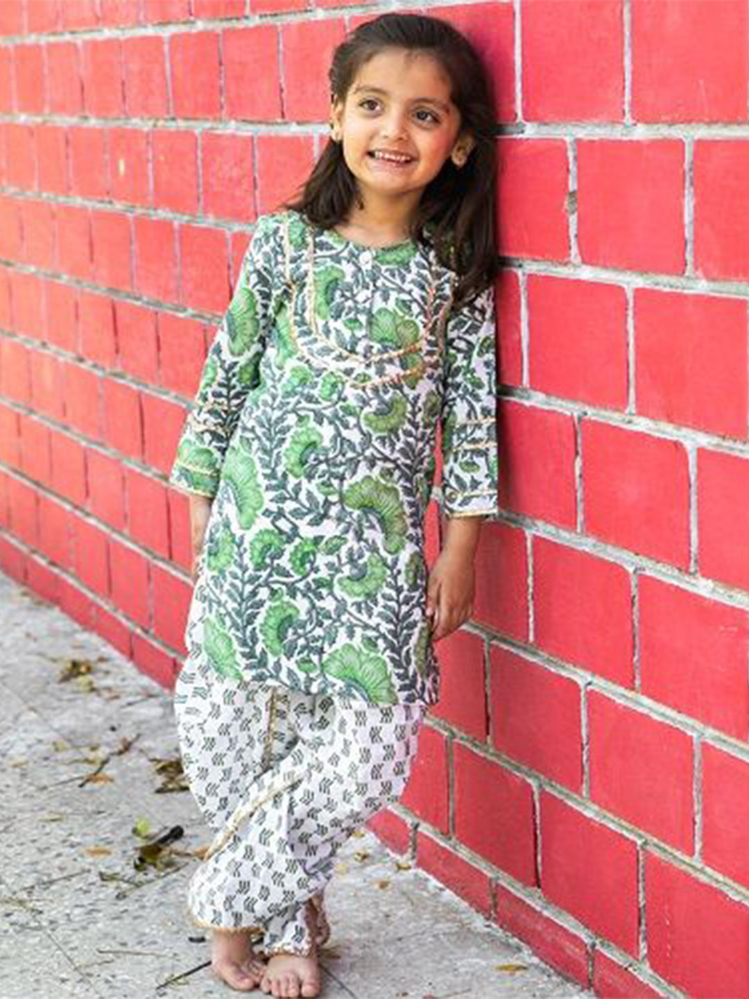

CORD OF LOVE Girls Floral Printed Regular Pure Cotton Straight Kurta with Dhoti Pants, Green