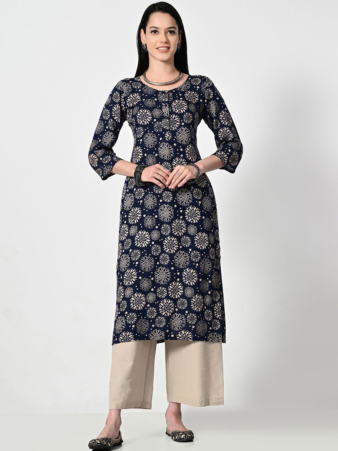 

AMBI Floral Printed Round Neck Straight Kurta, Navy blue