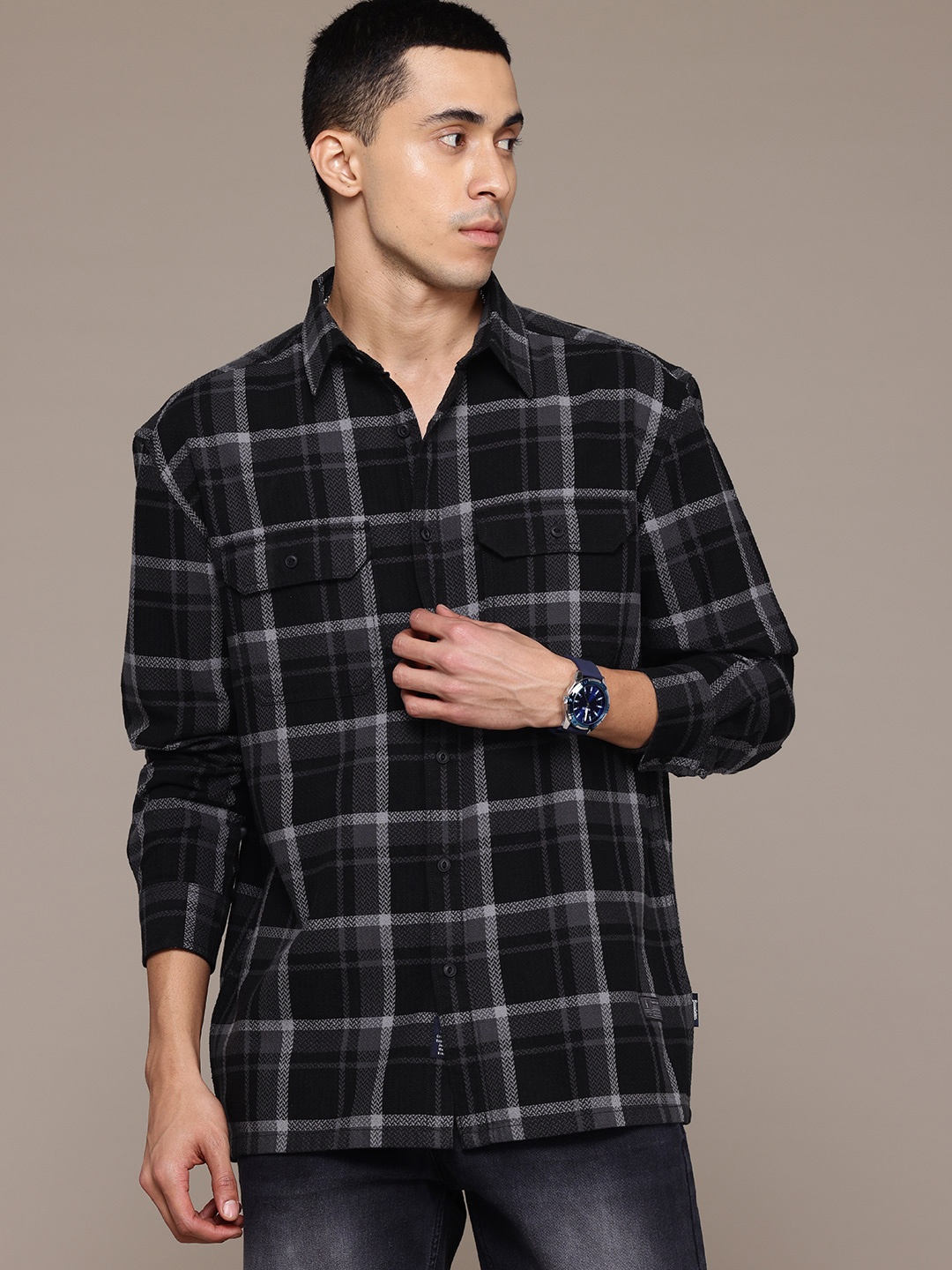 

The Roadster Lifestyle Co. Men Relaxed Checked Pure Cotton Casual Shirt, Black