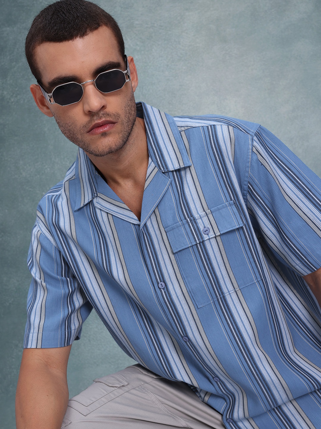 

The Roadster Lifestyle Co. Men Relaxed Striped Cuban Collar Pure Cotton Casual Shirt, Blue