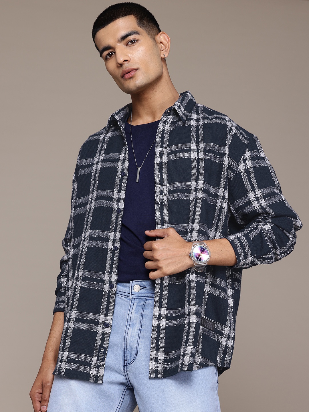 

The Roadster Lifestyle Co. Men Relaxed Checked Pure Cotton Casual Shirt, Navy blue