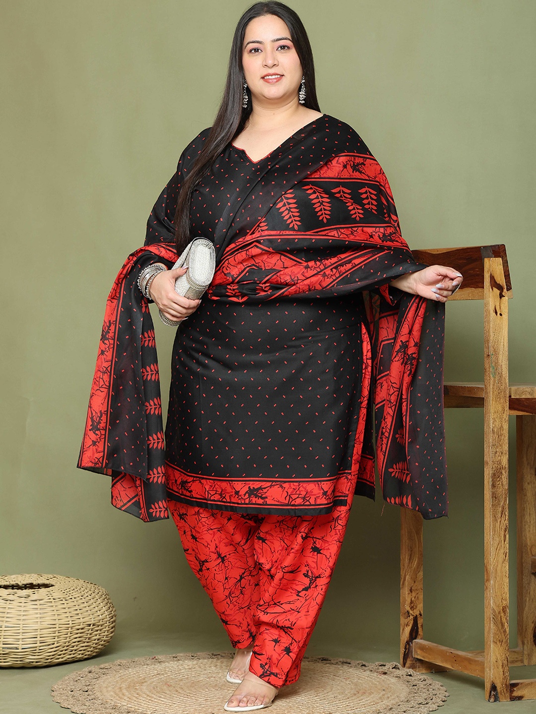 

Roly Poly Plus Size Geometric Printed Straight Kurta With Salwar & Dupatta, Black