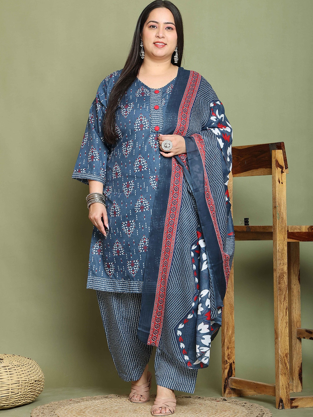 

Roly Poly Plus Size Floral Printed Straight Cotton Blend Kurta With Salwar & Dupatta, Grey