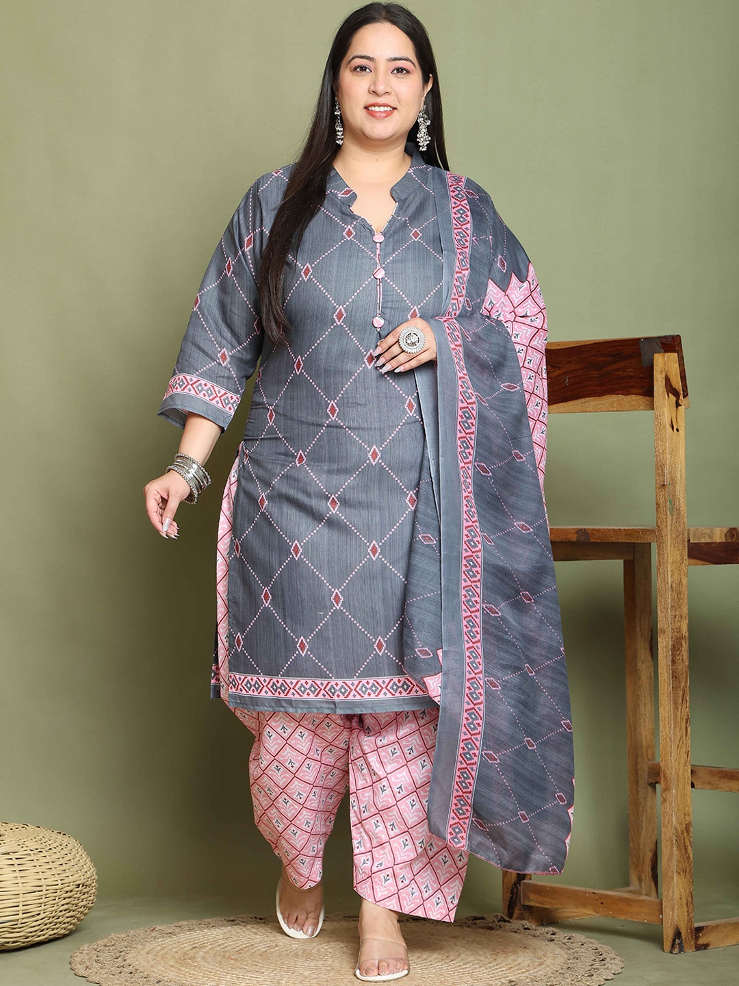 

Roly Poly Plus Size Floral Printed Straight Kurta With Salwar & Dupatta, Grey