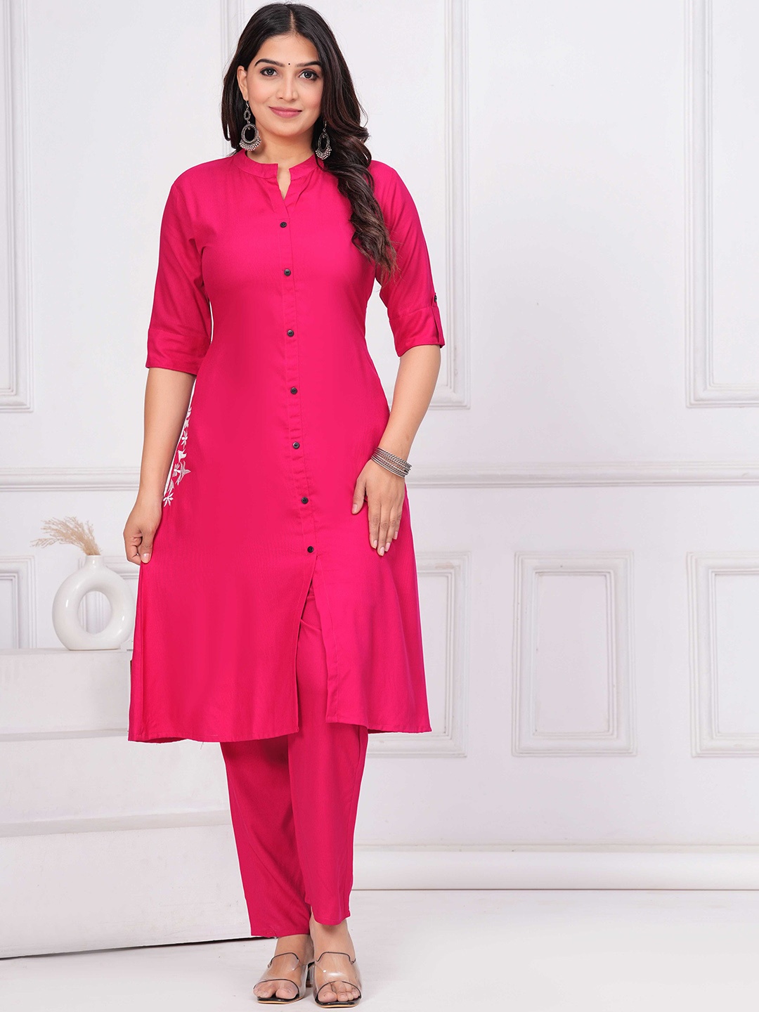 

FCV Mandarin Collar Roll-Up Sleeve Regular A-Line Kurta with Trousers, Pink