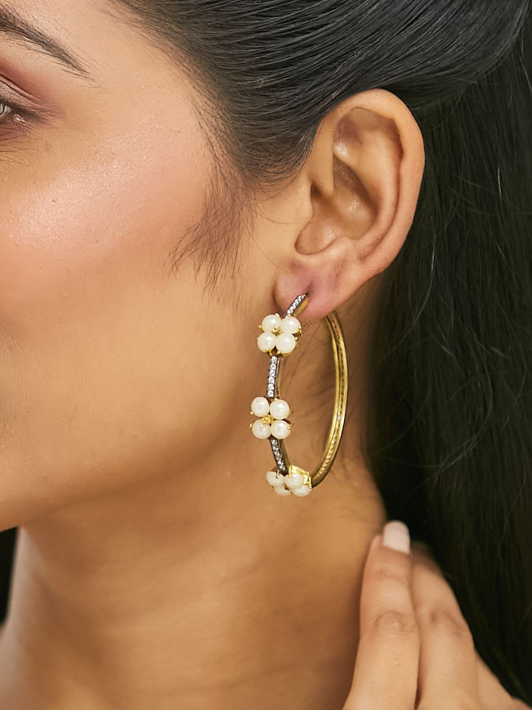 

Yinara Elegant Gold-Plated Pearls Beaded Circular Hoop Earrings